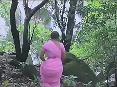 desimasala.co - Hot bathing scene of beautiful aunty hot backless and side boobs show.MP4