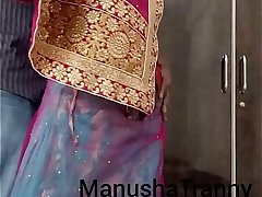 Remove my saree - Escort girl Manusha Tranny being undressed and exposing navel and belly